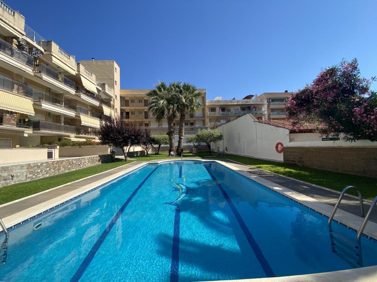 R123 Apartamento En La Planta Baja Con Piscina Cerca De La Playa Calafell Exterior photo